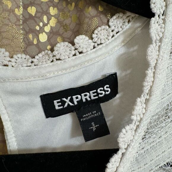 Express Ivory Lace Embroidered Quarter Sleeve Bodysuit Small - Picture 6 of 9
